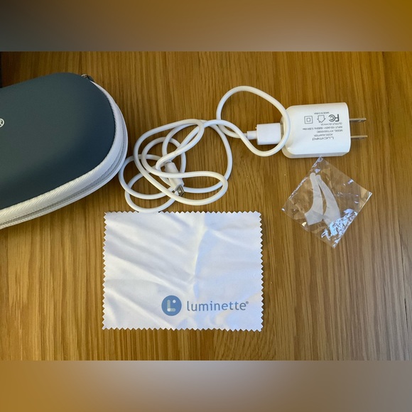 Luminette 3 Light Therapy Glasses - Picture 5 of 8